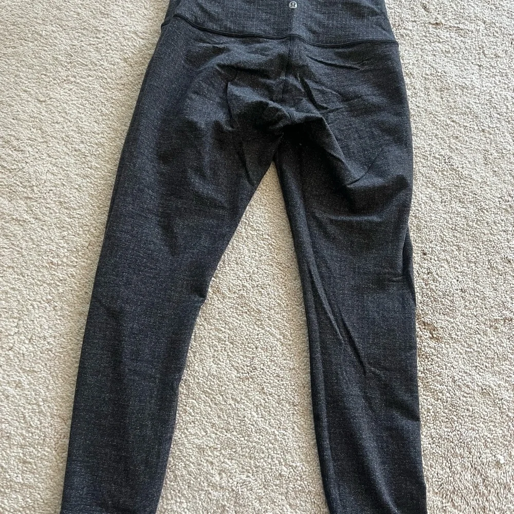Cozy Lululemon Wunder Under Gray Black 8 - Picture 2 of 6